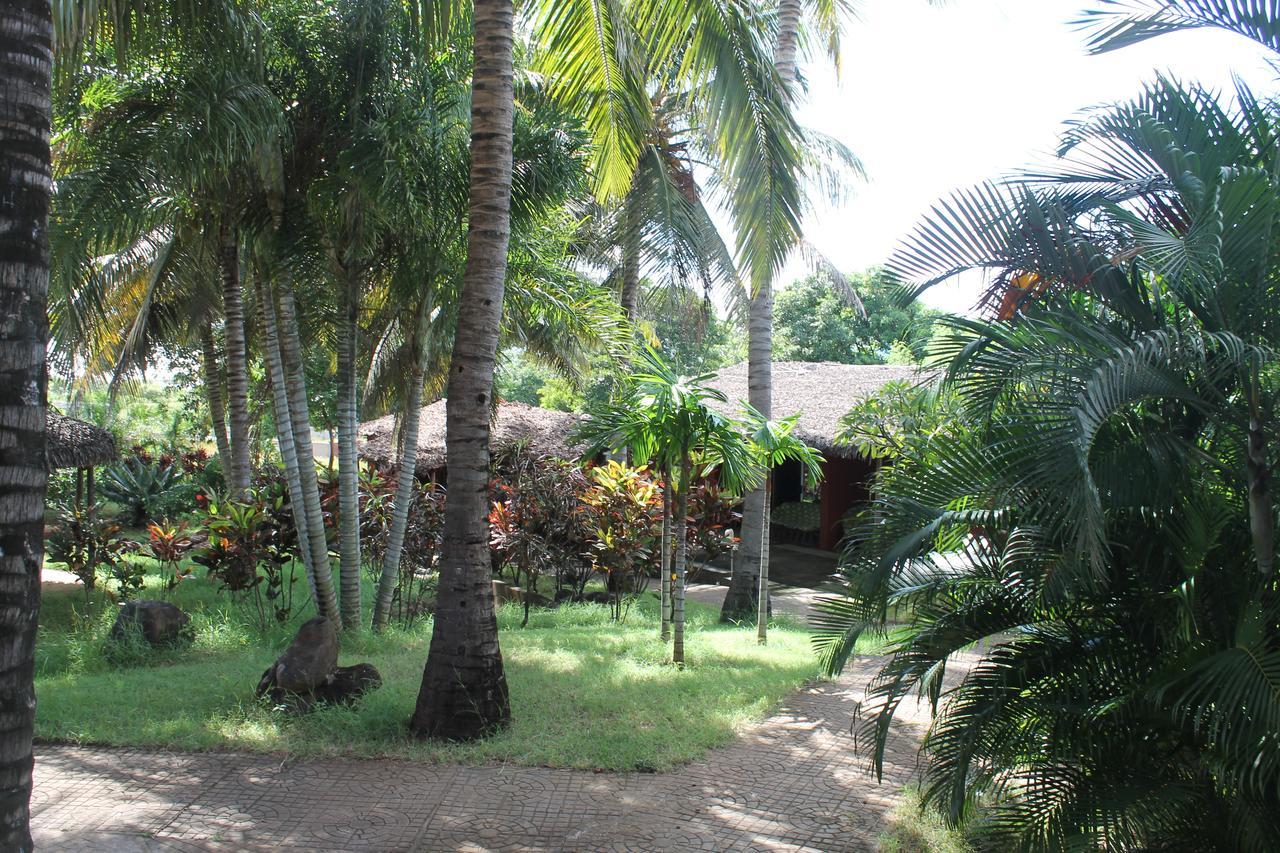Hotel De La Baie Antsiranana Exterior photo